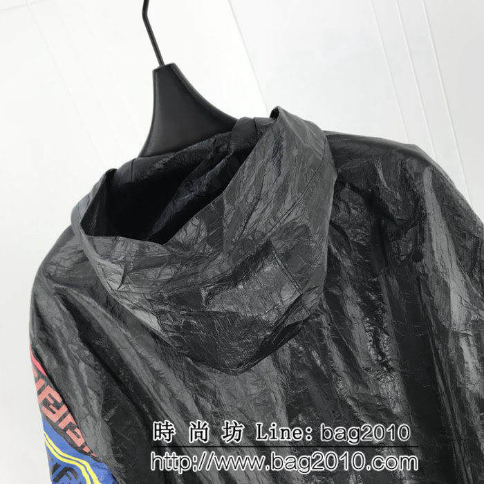 FENDI芬迪 系列款 19ss春季斜杠印花 定制科技折痕面料 男款風衣外套 ydi2499